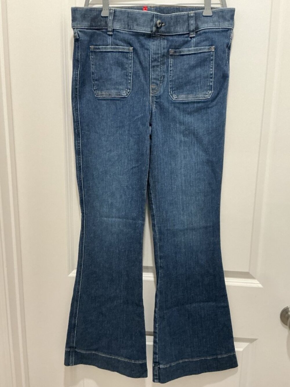Spanx Shape Easy Flare Blue Jean Large Patch Pockets Stretch - Picture 1 of 10